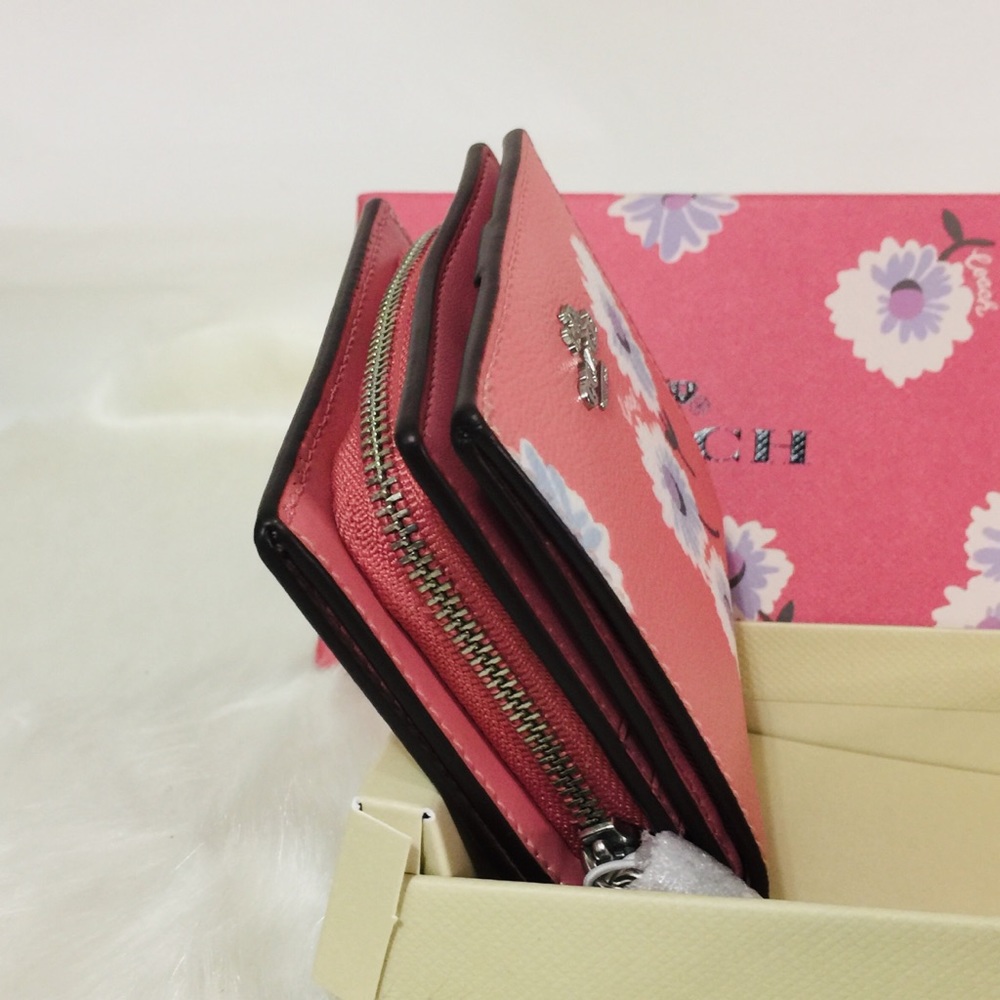 NWT Coach Daisy Snap Wallet in gift box - Picture 8 of 12
